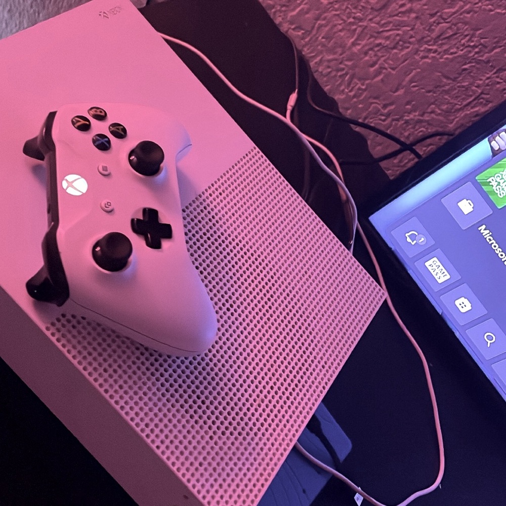 X box 1 s - Picture 1 of 1
